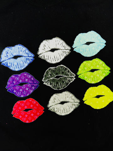 Kiss Kiss Kiss - TShirt